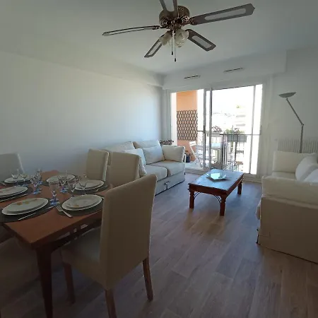 Beau 4 Pieces De 75 M2 Entierement Renove A 30 M Des Plages 아파트 로퀴에브륀캡마르탱